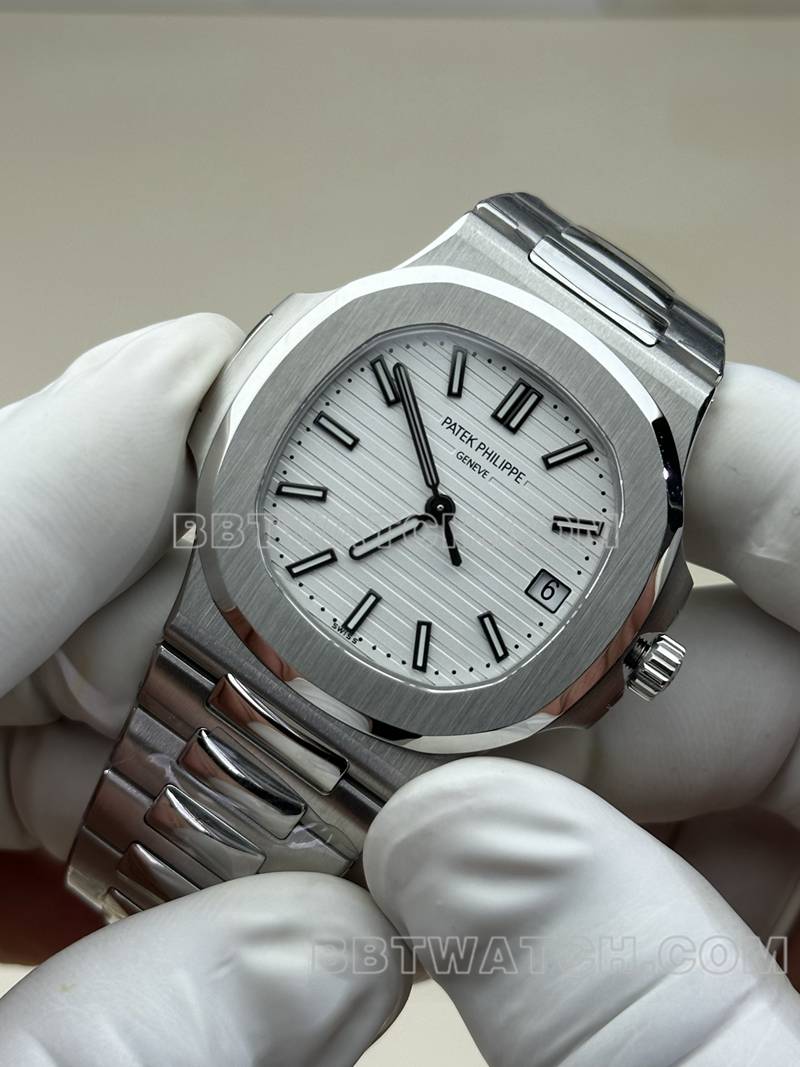百达翡丽最佳复刻手表BBF厂鹦鹉螺白盘324机芯钢带款正面实拍图