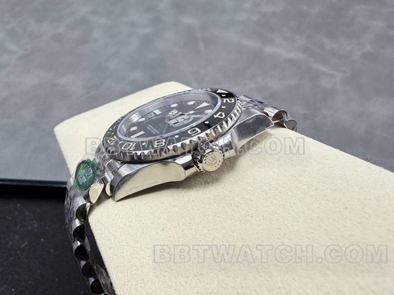 劳力士最优复刻手表ARF厂格林尼治GMT黑灰圈3285机芯侧面实拍图