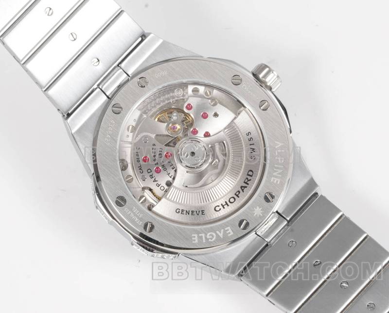 萧邦最优复刻手表GH厂雪山傲翼41mm密镶钻蓝色蓝宝石圈钢带款背面实拍图