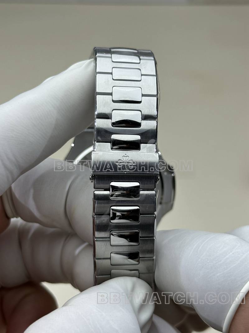 百达翡丽最佳复刻手表BBF厂鹦鹉螺白盘324机芯钢带款表带实拍图