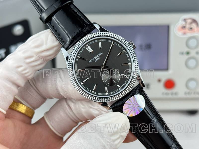 百达翡丽1:1复刻手表SDF厂古典黑盘钉纹圈39mm皮带款正面实拍图