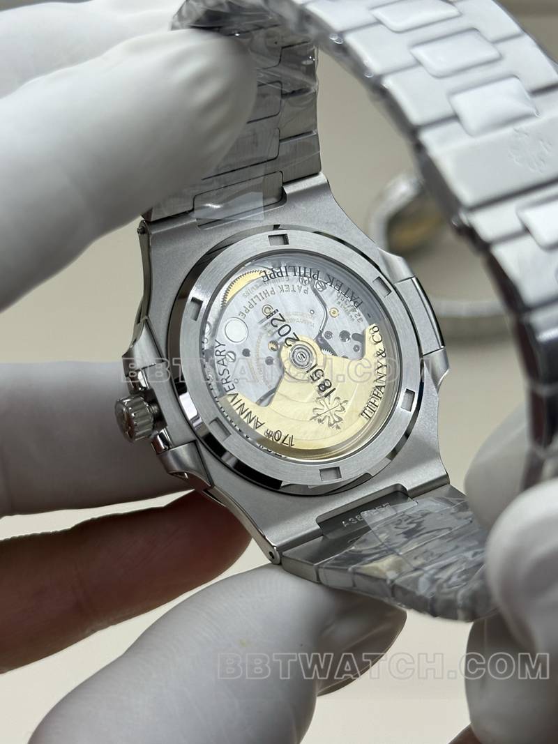 百达翡丽顶级复刻手表BBF厂鹦鹉螺蒂芙尼蓝盘324机芯钢带款背面实拍图