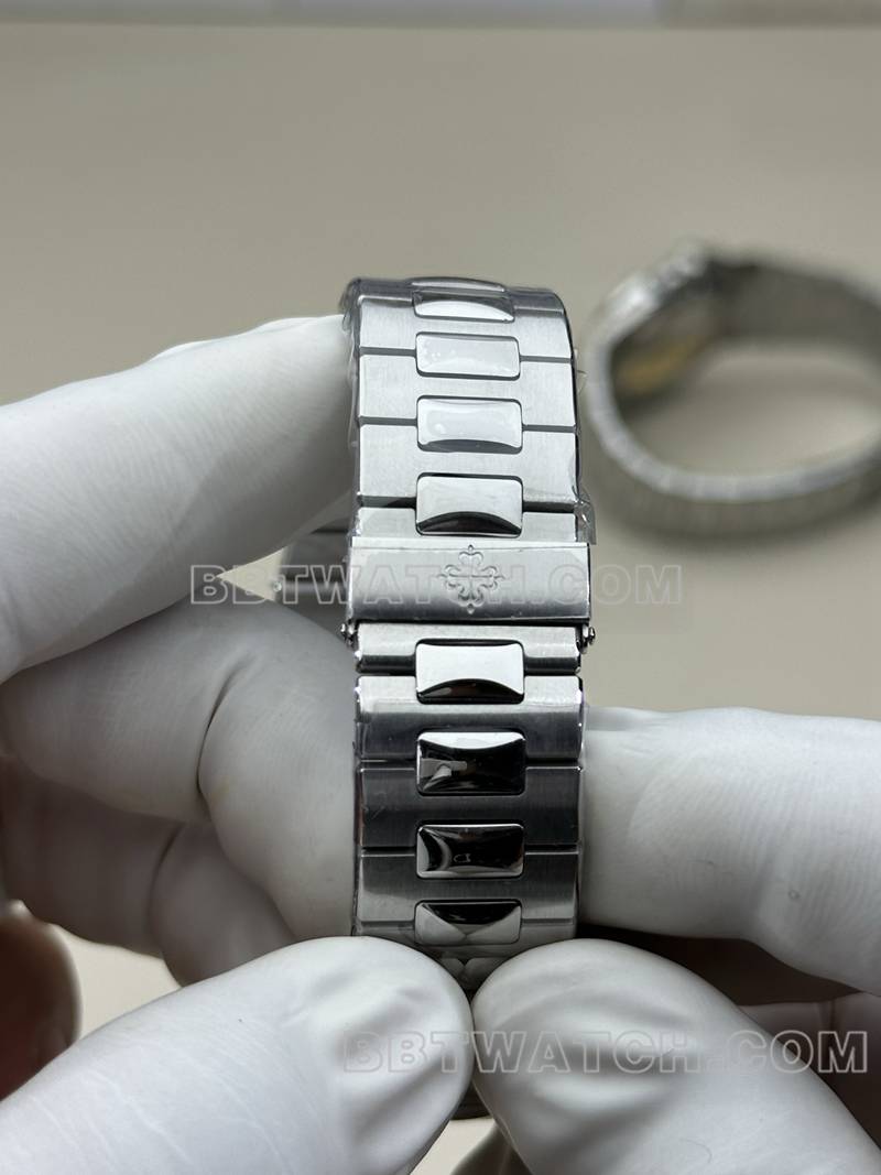 百达翡丽顶级复刻手表BBF厂鹦鹉螺蒂芙尼蓝盘324机芯钢带款表带实拍图