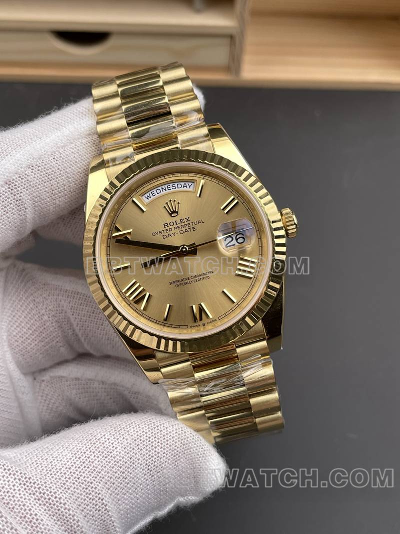 劳力士超级克隆手表RC厂星期日历40mm金盘3255黄金钢带款正面实拍图