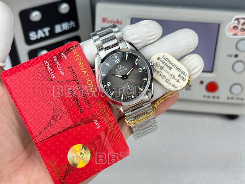 欧米茄超级克隆手表海马灰盘38mm小秒针钢带款正面实拍图