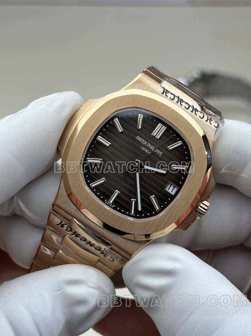 百达翡丽最优复刻手表BBF厂鹦鹉螺玫瑰金咖啡盘324机芯钢带款正面实拍图