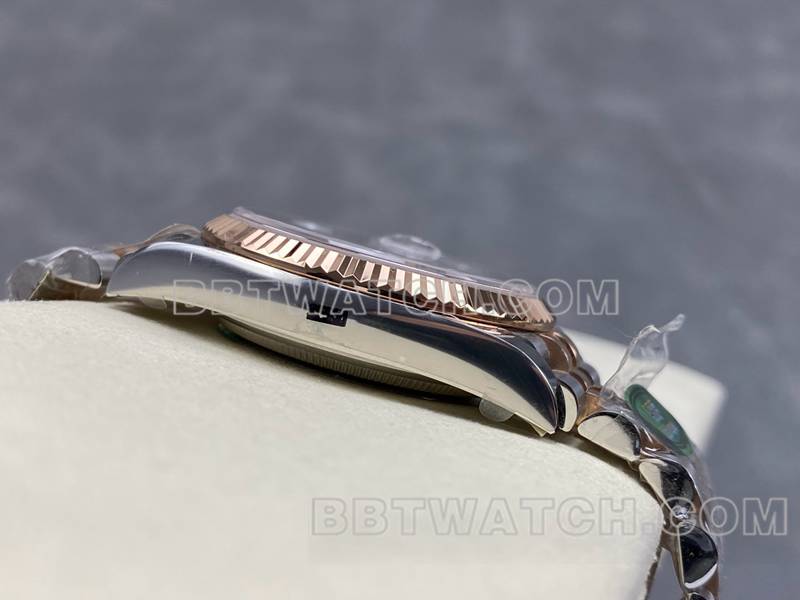 劳力士最优复刻手表ARF厂日志型黑盘36mm间玫瑰金钢带款侧面实拍图