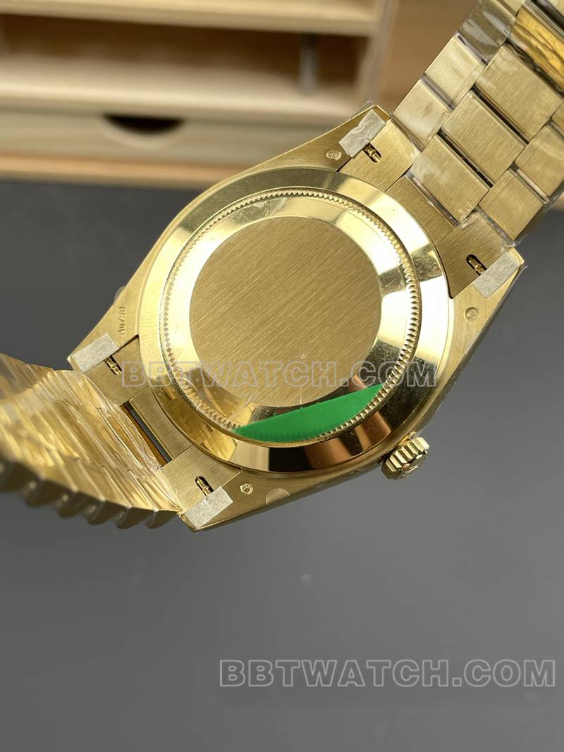 劳力士超级克隆手表RC厂星期日历40mm金盘3255黄金钢带款背面实拍图