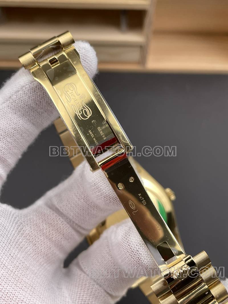 劳力士超级克隆手表RC厂星期日历40mm金盘3255黄金钢带款表扣实拍图