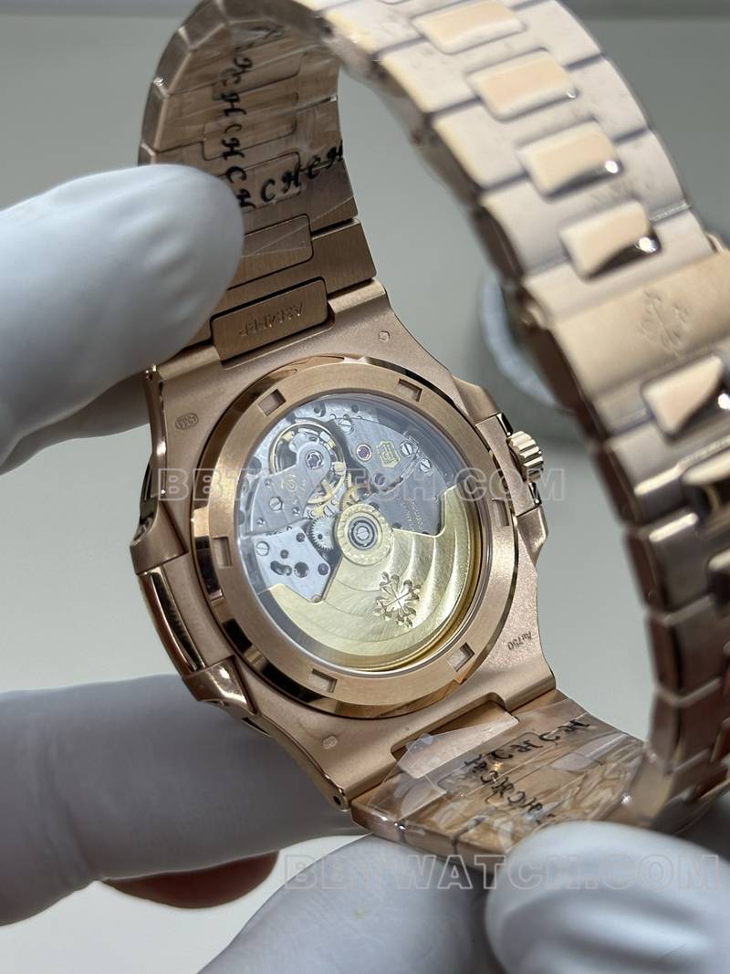 百达翡丽最优复刻手表BBF厂鹦鹉螺玫瑰金咖啡盘324机芯钢带款背面实拍图