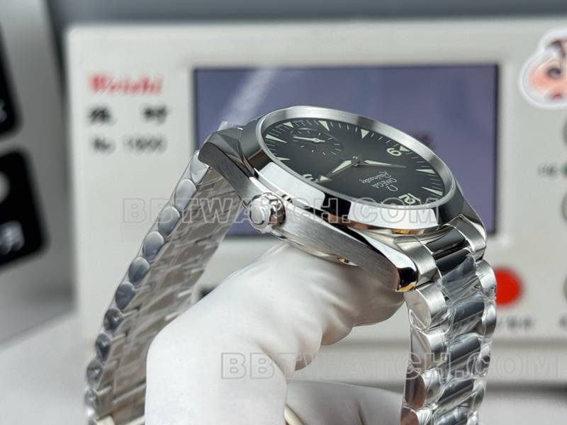 欧米茄超级克隆手表海马灰盘38mm小秒针钢带款侧面实拍图