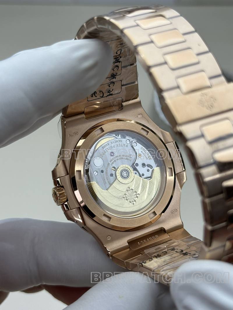 百达翡丽最优复刻手表BBF厂鹦鹉螺玫瑰金咖啡盘324机芯钢带款背面实拍图