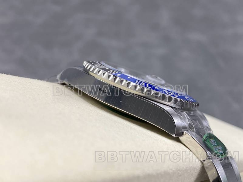 劳力士超级克隆手表ARF厂格林尼治GMT国米圈3285三格链节侧面实拍图