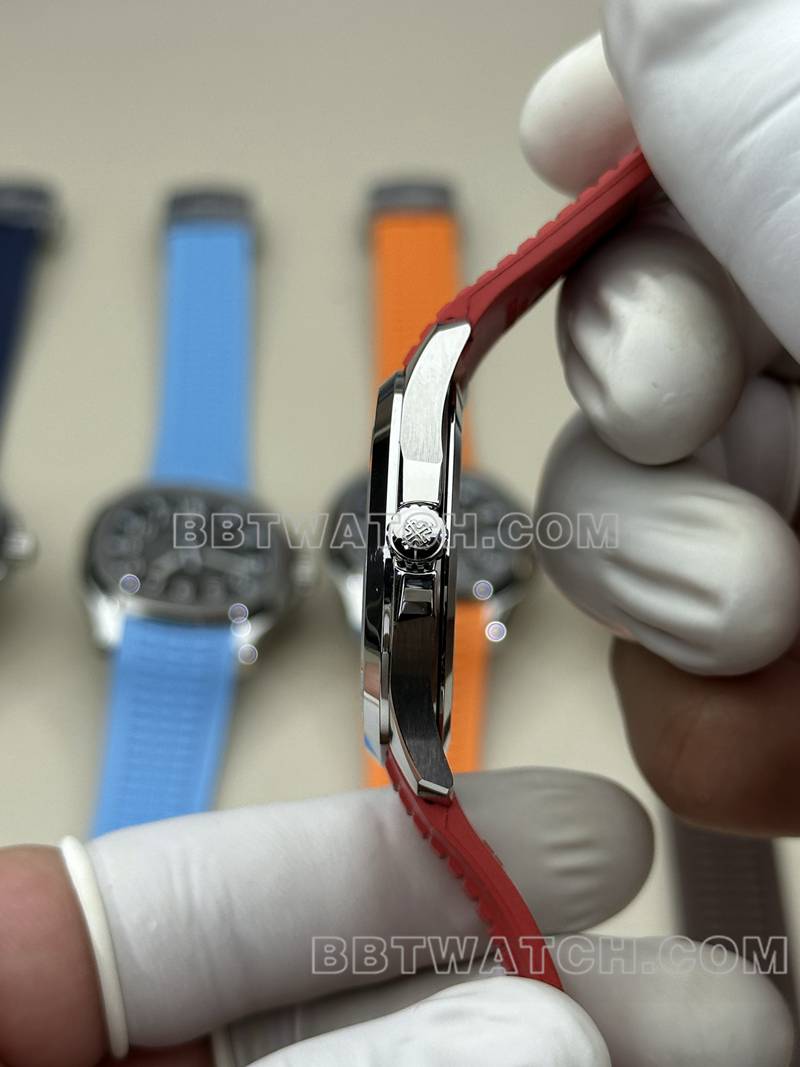 百达翡丽1:1复刻手表BBF厂手雷黑盘红色橡胶款5167A侧面实拍图