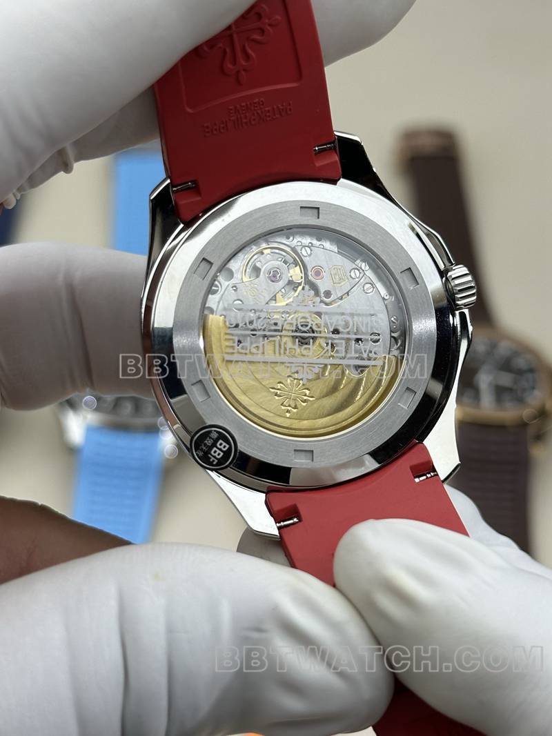 百达翡丽1:1复刻手表BBF厂手雷黑盘红色橡胶款5167A背面实拍图