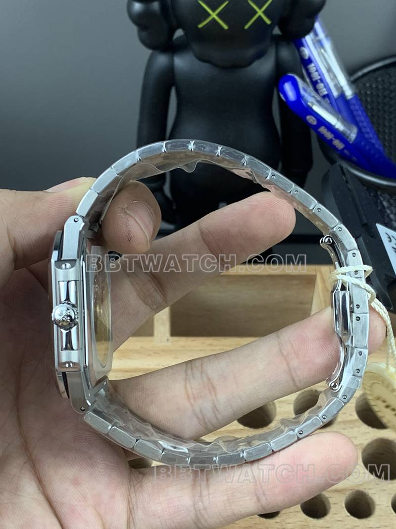 百达翡丽超级克隆手表PPF厂Cubitus黑盘45MM钢带款5821侧面实拍图