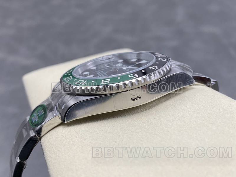 劳力士最佳复刻手表ARF厂格林尼治GMT绿黑圈3285三格链节侧面实拍图