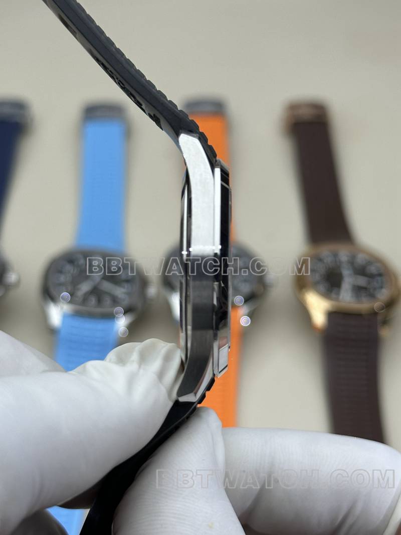 百达翡丽超级克隆手表BBF厂手雷黑盘黑色橡胶款5167A侧面实拍图