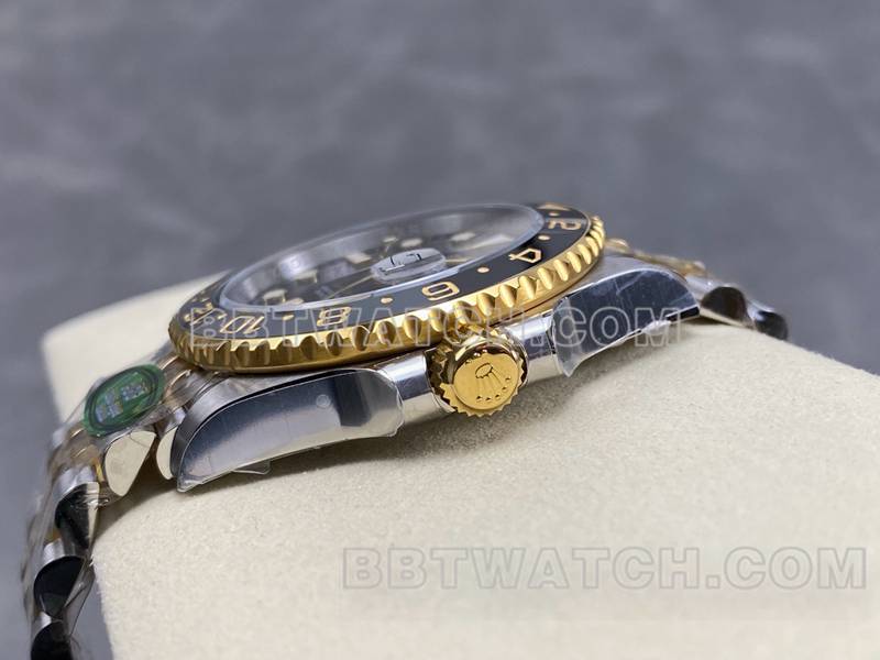 劳力士顶级复刻手表ARF厂格林尼治GMT黑盘3285间金钢带款侧面实拍图