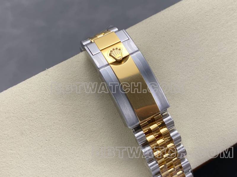 劳力士顶级复刻手表ARF厂格林尼治GMT黑盘3285间金钢带款表带实拍图