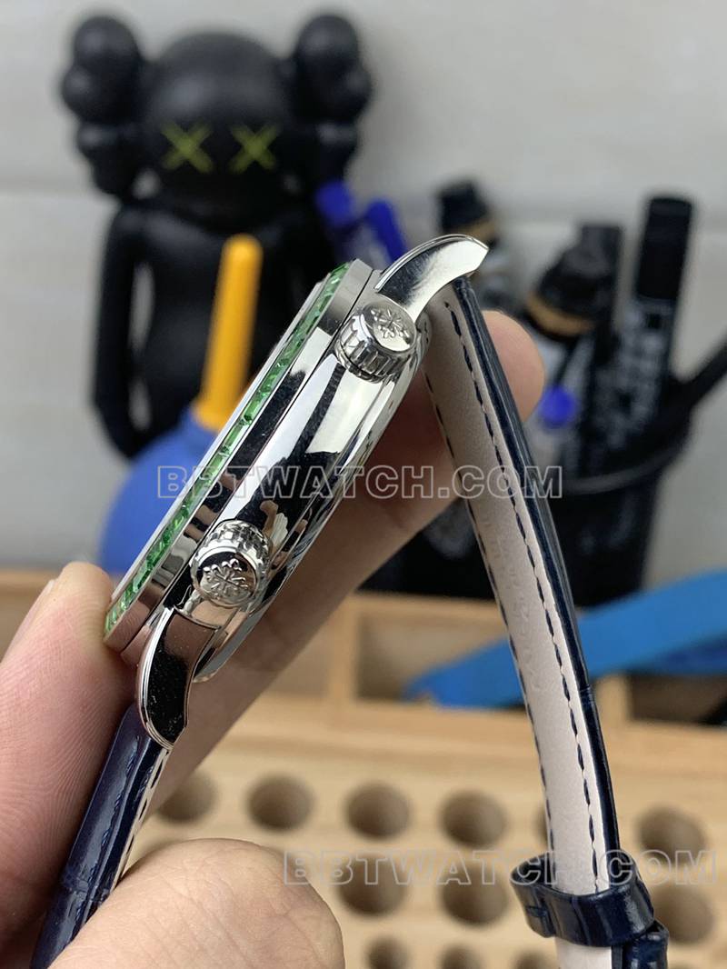 百达翡丽1:1复刻手表3K厂超级复杂功能时计蓝盘绿钻圈皮带款侧面实拍图