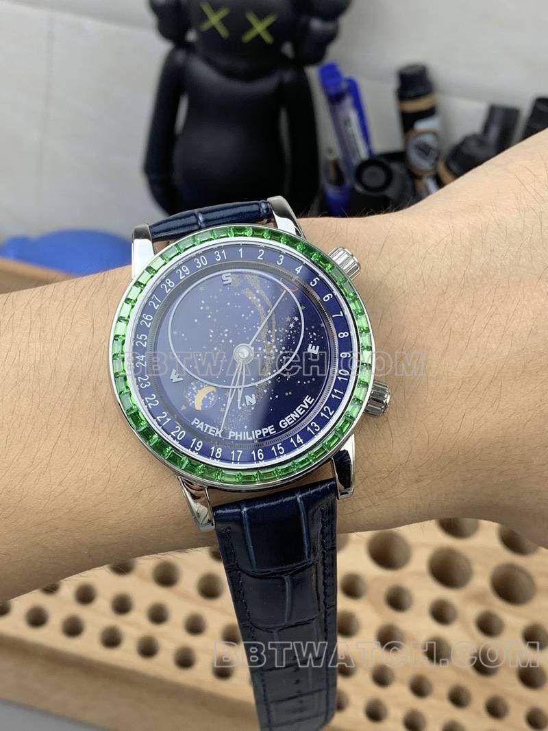 百达翡丽1:1复刻手表3K厂超级复杂功能时计蓝盘绿钻圈皮带款正面实拍图