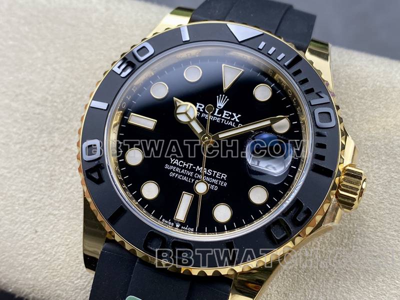 劳力士超级克隆手表ARF厂游艇名仕黑盘黄金壳42mm橡胶款正面实拍图