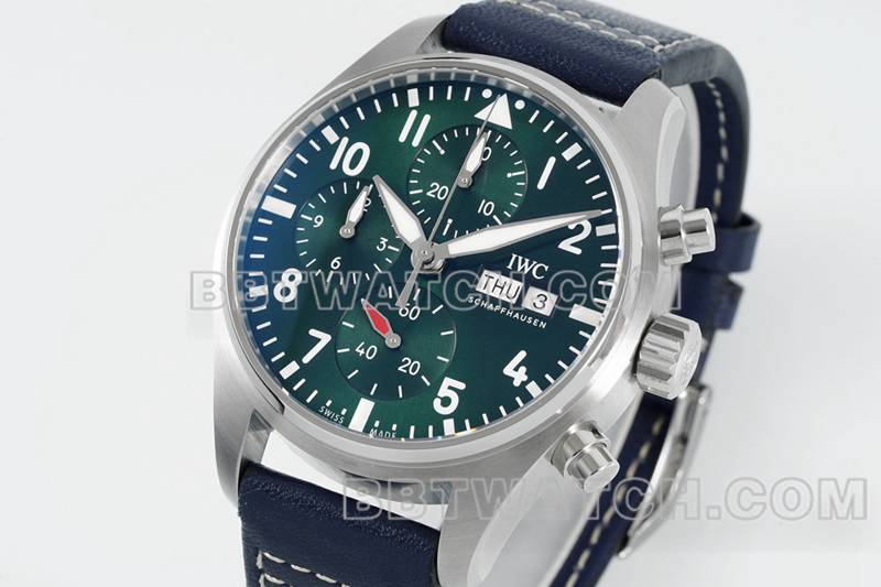 万国超级克隆手表APS厂飞行员绿盘计时69385机芯皮带款正面实拍图