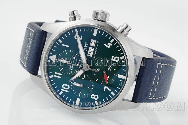 万国超级克隆手表APS厂飞行员绿盘计时69385机芯皮带款正面实拍图