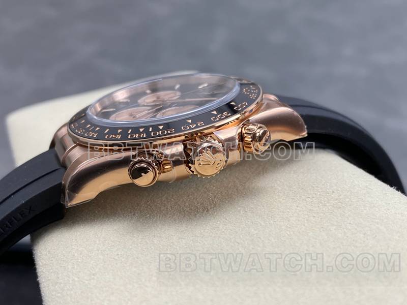 劳力士顶级复刻手表ARF厂迪通拿黑盘玫瑰金4131橡胶款侧面实拍图