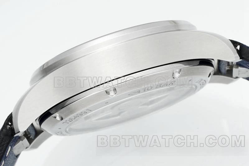 万国超级克隆手表APS厂飞行员绿盘计时69385机芯皮带款侧面实拍图