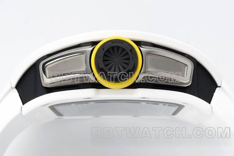 理查德米勒最优复刻手表R厂镂空盘白色橡胶款RM061侧面实拍图