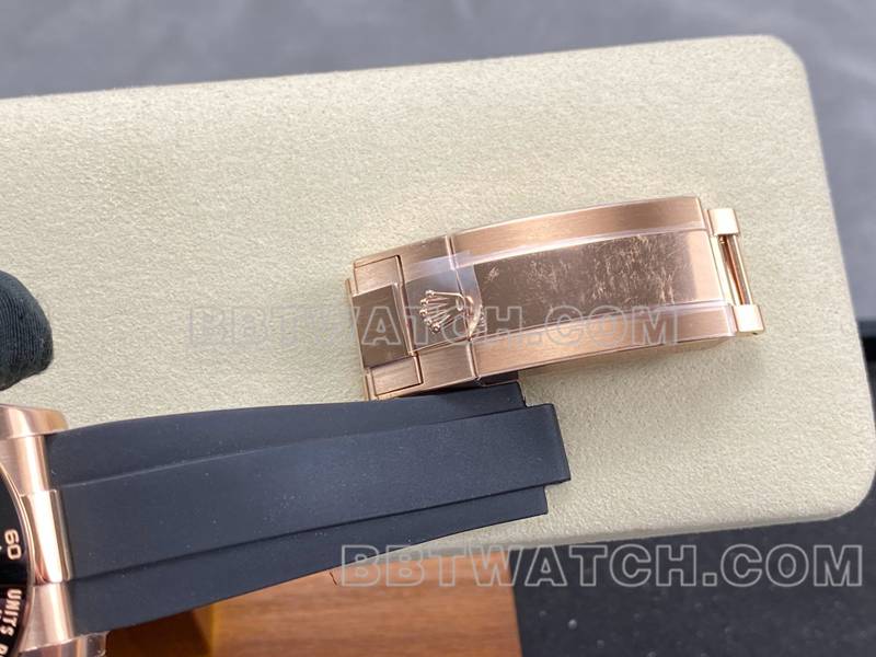 劳力士顶级复刻手表ARF厂迪通拿黑盘玫瑰金4131橡胶款表扣实拍图