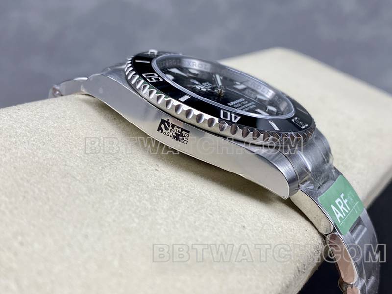 劳力士最优复刻手表ARF厂潜航者40mm黑水鬼3135机芯116610侧面实拍图