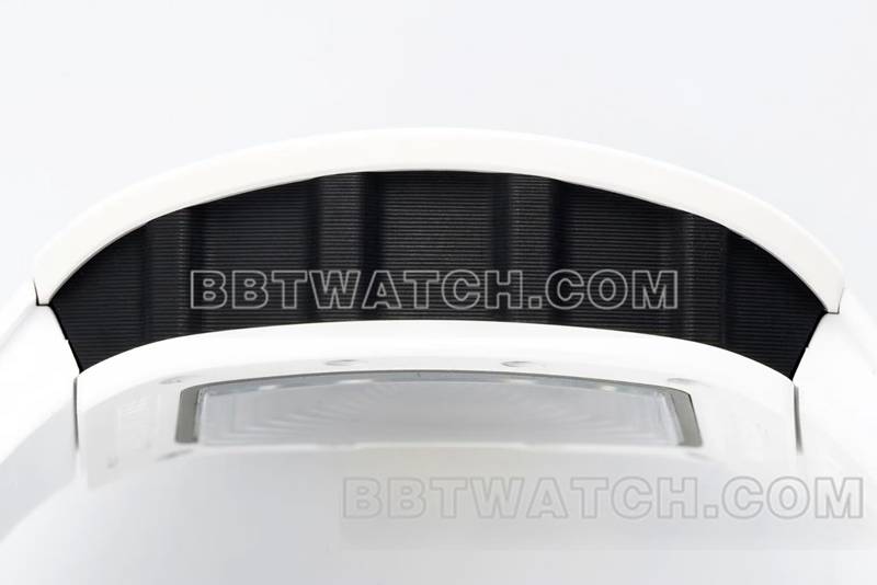 理查德米勒最优复刻手表R厂镂空盘白色橡胶款RM061侧面实拍图