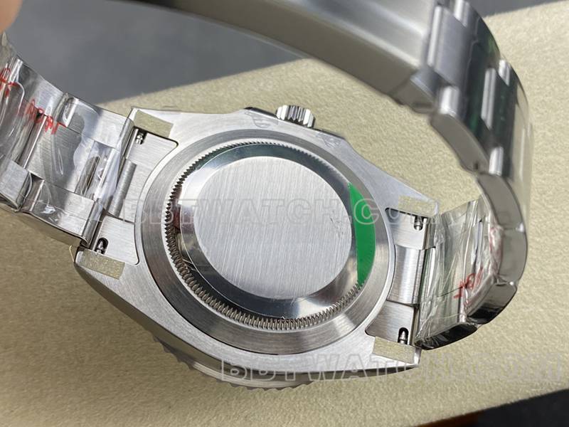 劳力士超级克隆手表ARF厂潜航者41mm绿水鬼3235机芯126610背面实拍图