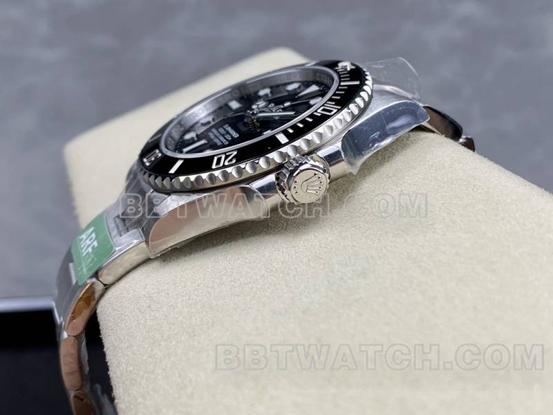 劳力士最佳复刻手表ARF厂潜航者41mm无历黑水鬼3230机芯侧面实拍图