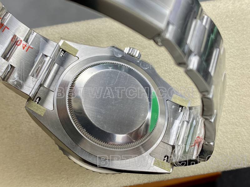 劳力士最佳复刻手表ARF厂潜航者41mm无历黑水鬼3230机芯背面实拍图