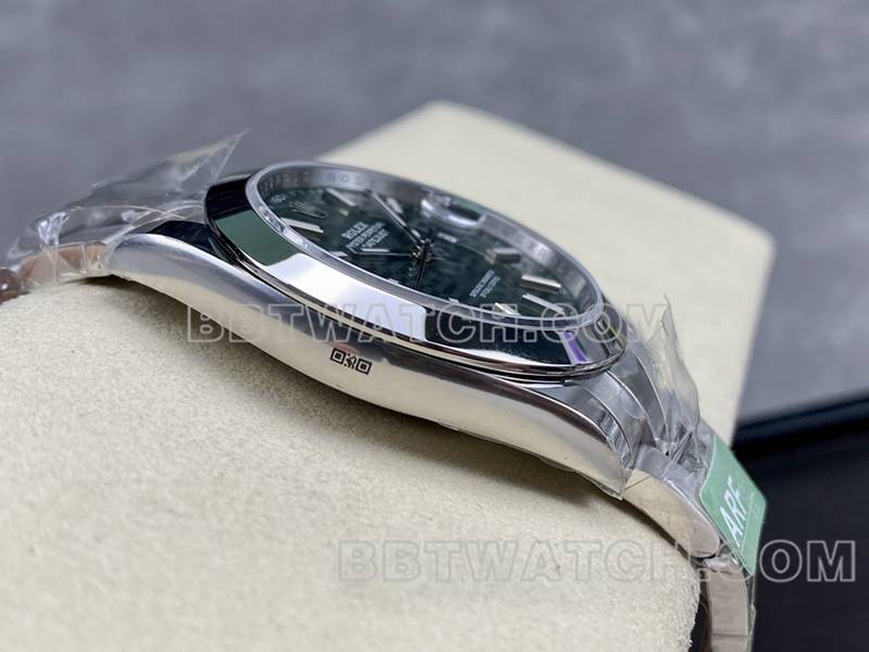 劳力士最优复刻手表ARF厂日志41mm光圈绿盘3235钢带款侧面实拍图