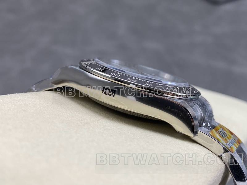 劳力士最优复刻手表ARF厂迪通拿白盘熊猫迪4131钢带款侧面实拍图