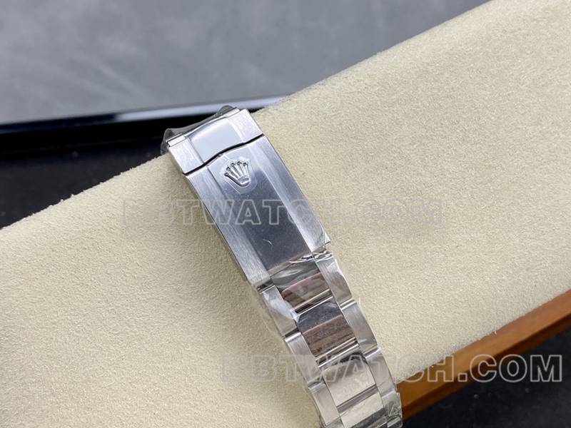 劳力士最优复刻手表ARF厂日志41mm光圈绿盘3235钢带款表带实拍图