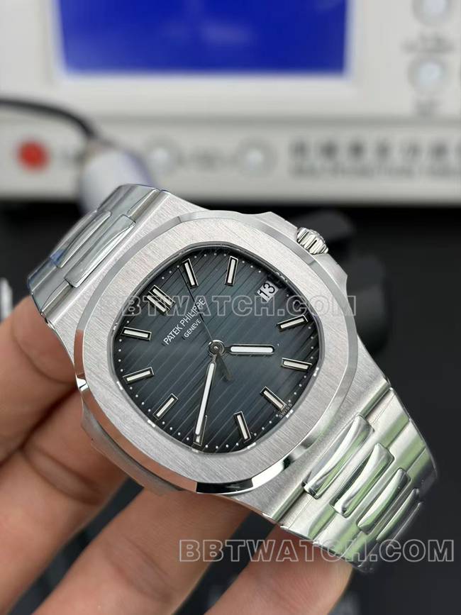 百达翡丽最优复刻手表DDF厂鹦鹉螺40mm蓝盘324机械5711正面实拍图