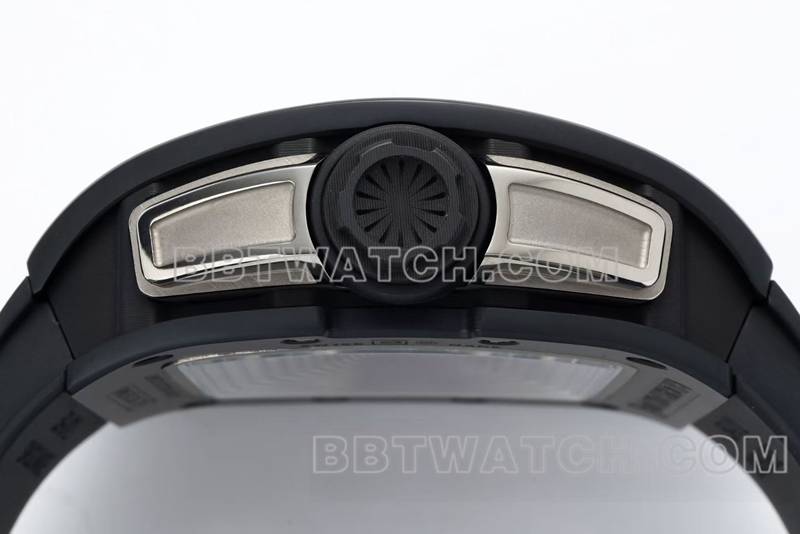 理查德米勒超级克隆手表R厂镂空盘白色橡胶款RM061侧面实拍图