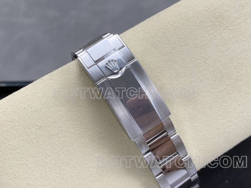 劳力士最优复刻手表ARF厂迪通拿白盘熊猫迪4131钢带款表带实拍图