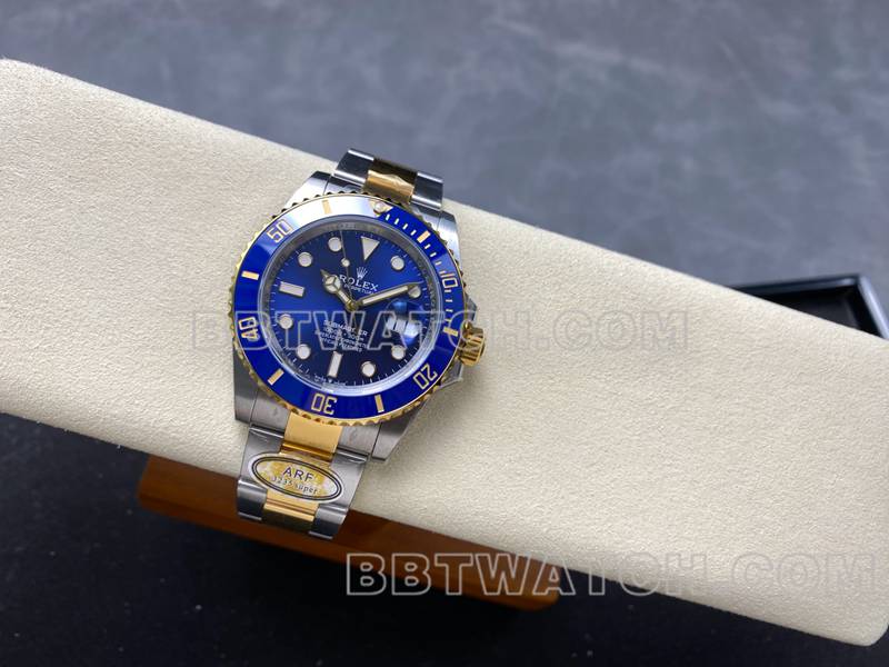 劳力士超级克隆手表ARF厂潜航者41mm间金蓝水鬼3235机芯正面实拍图