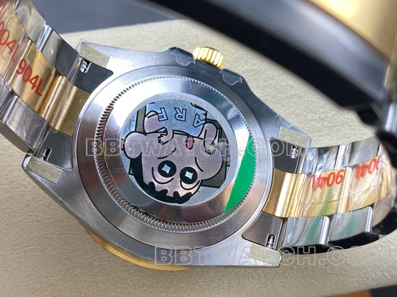 劳力士超级克隆手表ARF厂潜航者41mm间金蓝水鬼3235机芯背面实拍图