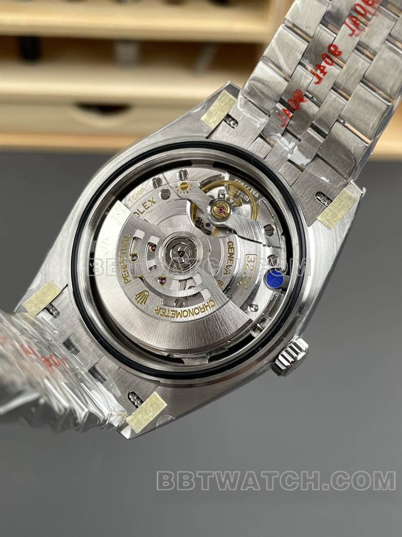 劳力士顶级复刻手表ARF厂日志41mm黑盘3235钢带款背面实拍图
