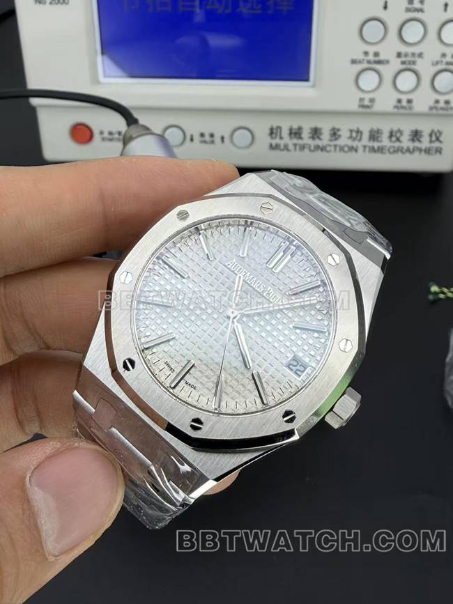 爱彼1:1复刻手表DDF厂皇家橡树41mm白盘4302机械机芯钢带款正面实拍图