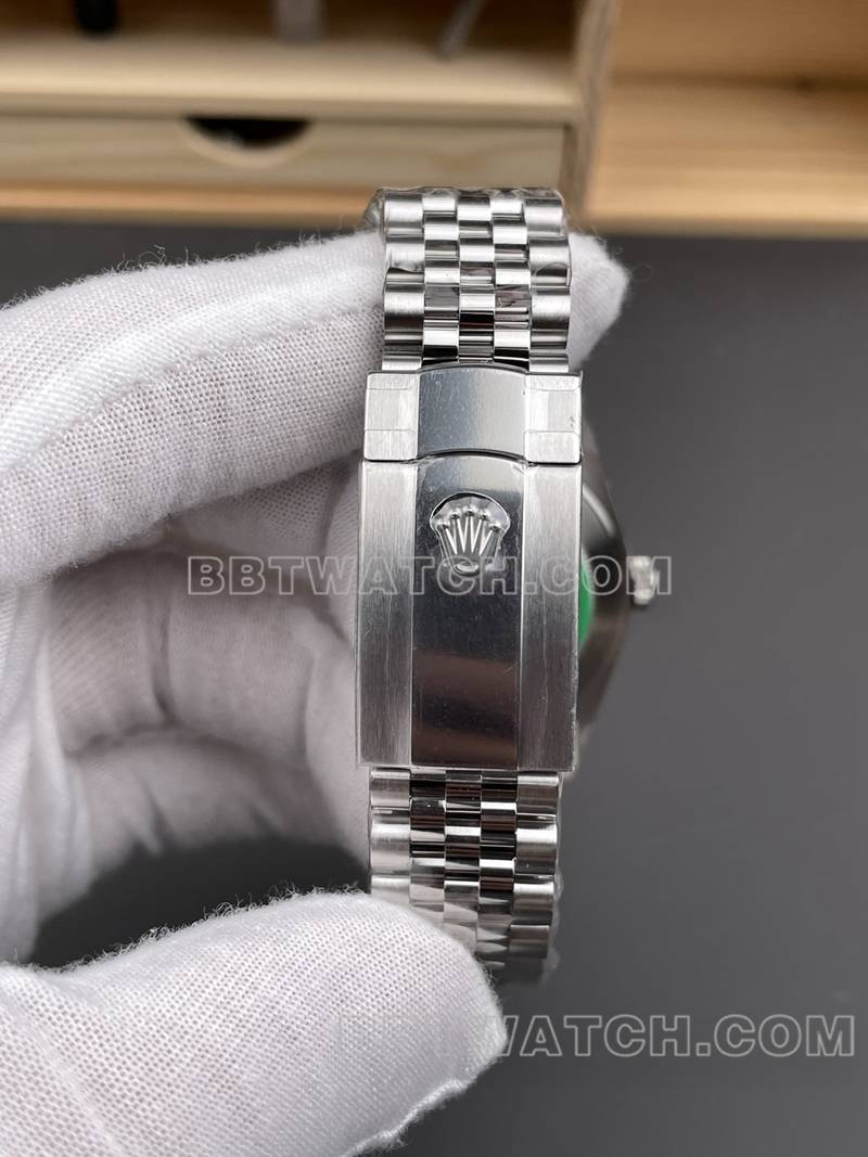 劳力士顶级复刻手表ARF厂日志41mm黑盘3235钢带款表带实拍图