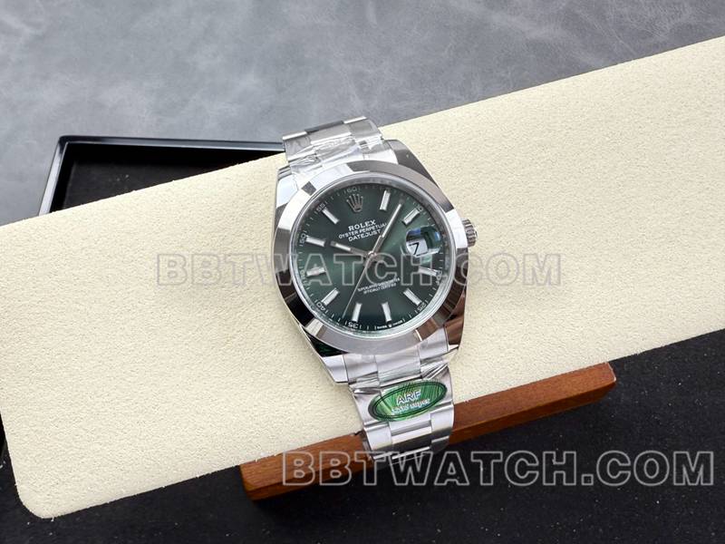 劳力士最佳复刻手表ARF厂日志41mm光圈绿盘3235钢带款正面实拍图